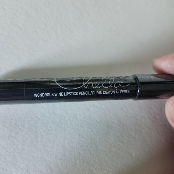 Chella Eyebrow Bundle:Tweezers, Eyelash Conditioner, Eyebrow Scissors Lip Crayon - Picture 12 of 16